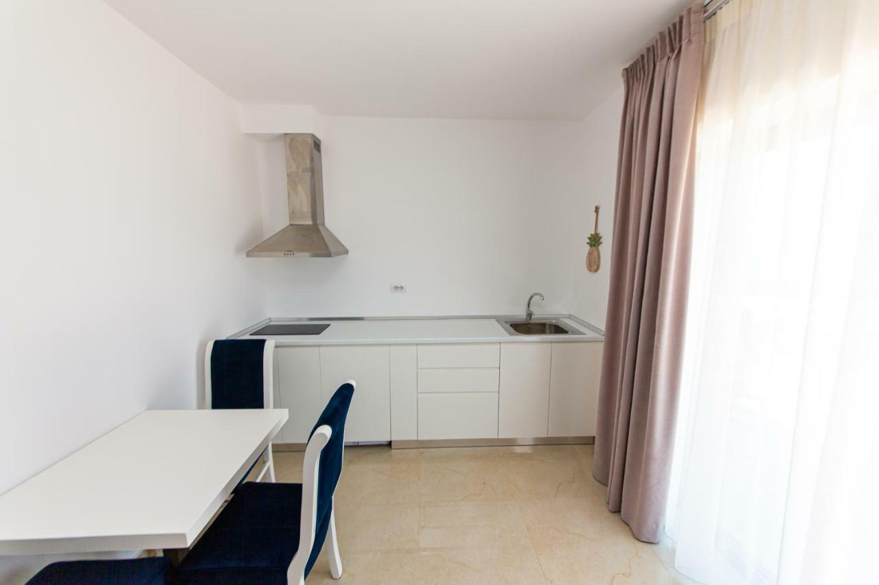 Santa Oliva Suites Ksamil Exterior photo